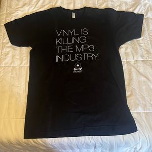 Chucklet “ Vinyl is killing the MP3 industry” Msize T-shirt, on American apparel